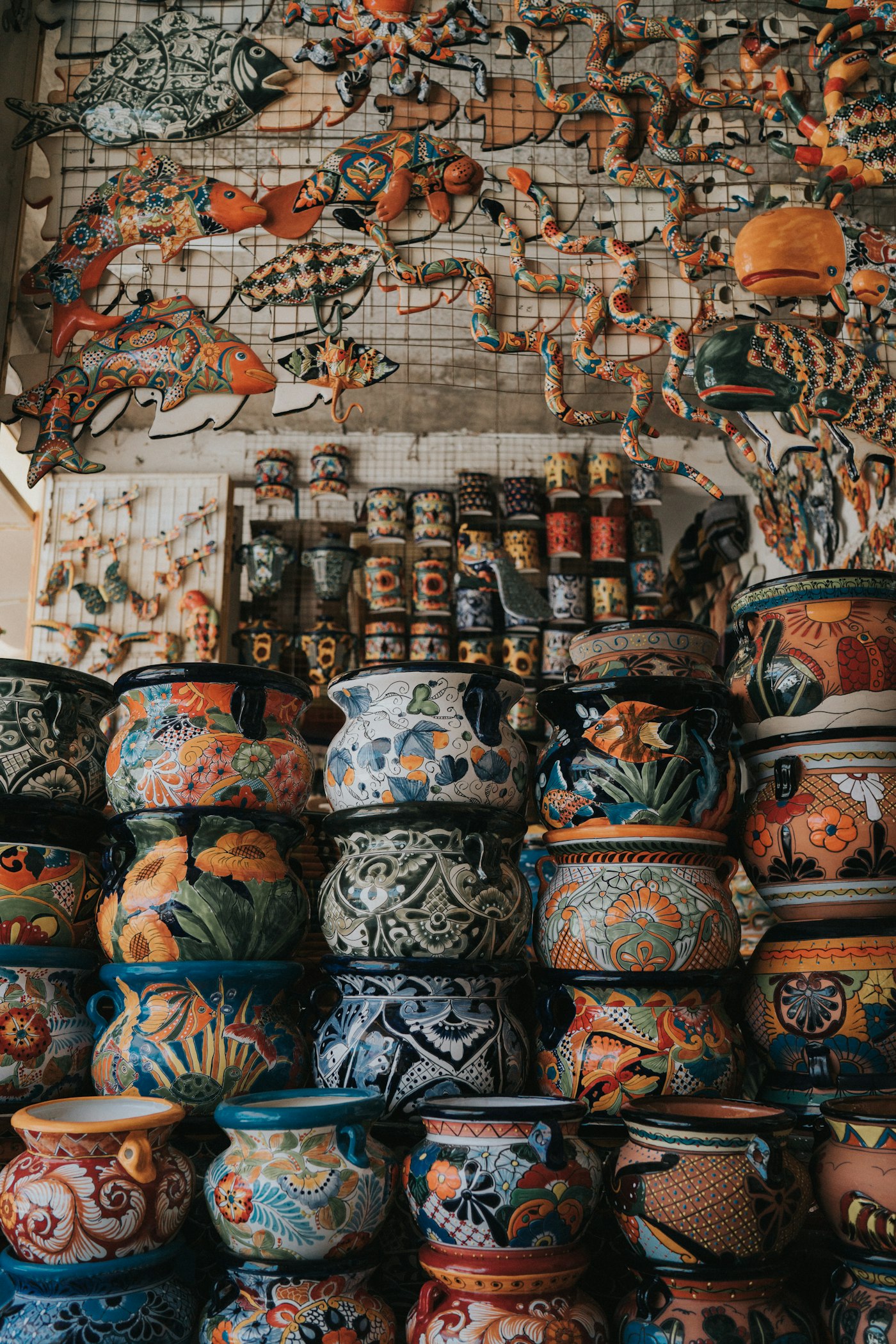 Neutral ceramics and handmade objects